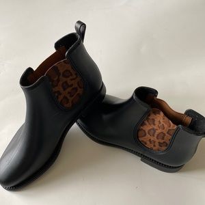 Henry Ferrera Chelsea Leopard print black rain boots Size 8 NWT